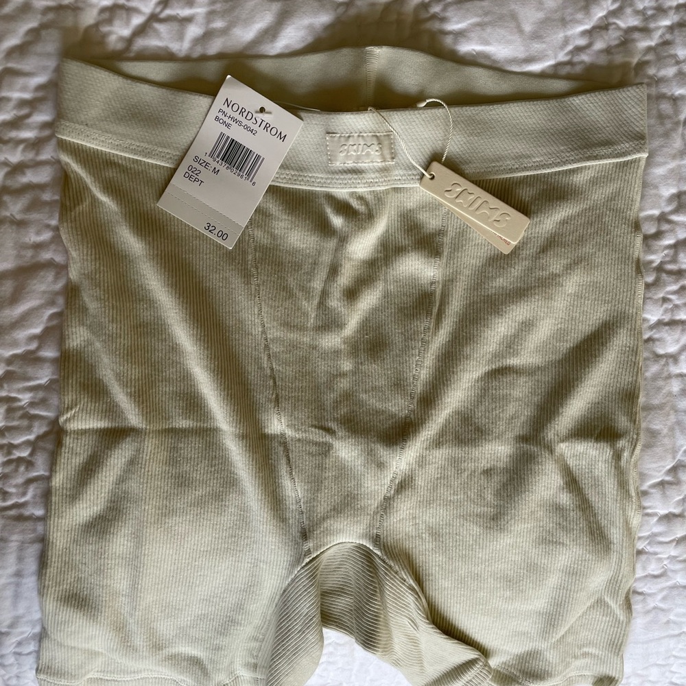 NWT Skims boxer shorts sz M